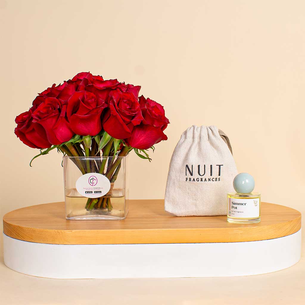 Flowrista Online Flowers Shop Nuit Fragrances Simmer Pot | 15 Red flower vase