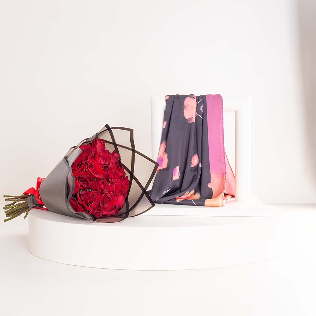 Flowrista Online Flowers Shop وشاح ليال مخملي وباقة من 20 وردة حمراء