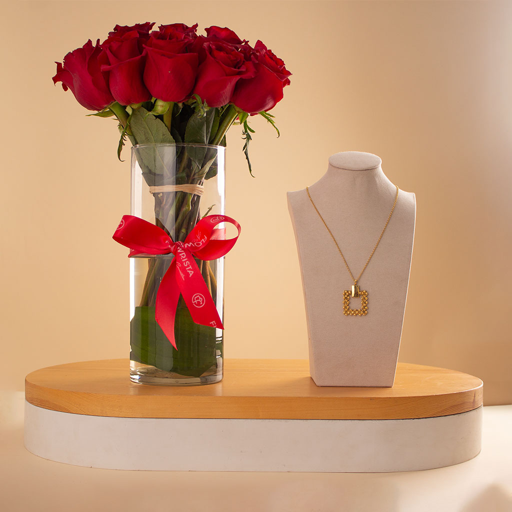Flowrista Online Flowers Shop Siran 18K Yellow Gold Beaded Square Pendant Necklace & Red Roses Vase