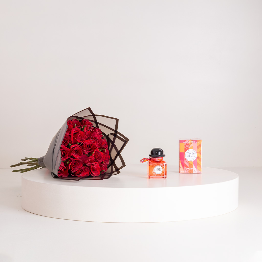 Flowrista Online Flowers Shop عطر تويلي دي هيرميس أو بويفري أو دو بارفان 85 مل وباقة ورود حمراء