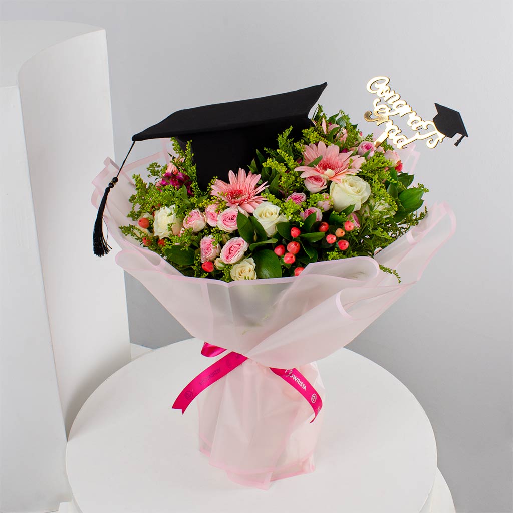 Flowrista Online Flowers Shop Graduation Bouquet with White Roses & Gerbera