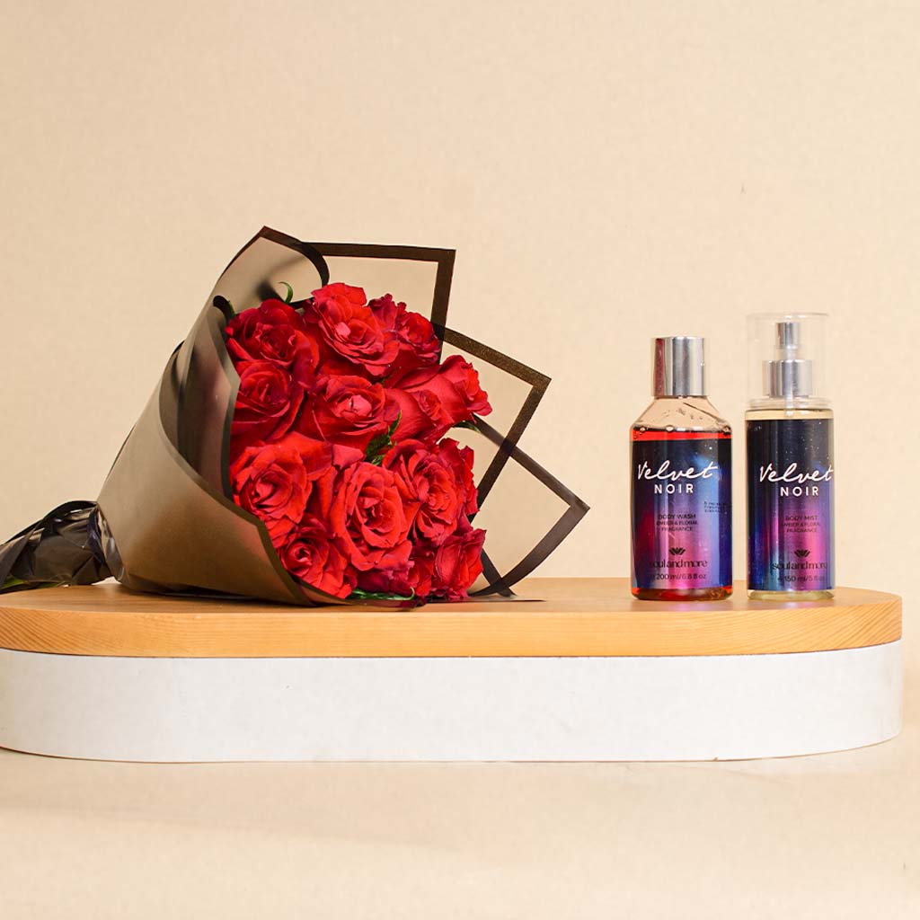 Flowrista Online Flowers Shop مجموعة سول اند مور ڤلڤت نوار  | 15 وردة حمراء