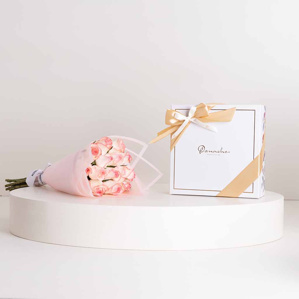 Flowrista Online Flowers Shop علبة شوكولاتة فاخرة من باناش مع  ورود ريفايفل