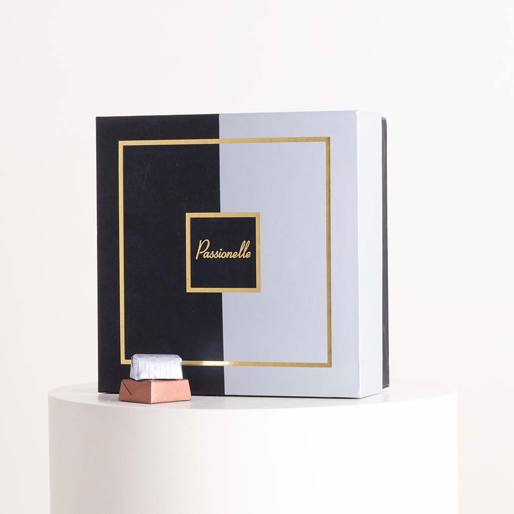 Flowrista Online Flowers Shop صندوق شوكولاتة باشيونيل ديلوكس