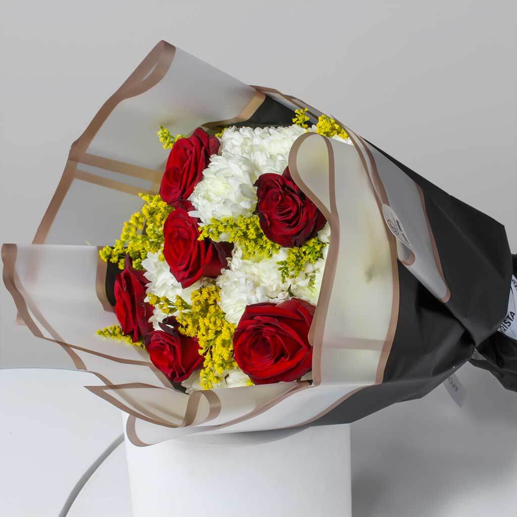 Flowrista Online Flowers Shop Red & White Chrysanthemums Hand Bouquet