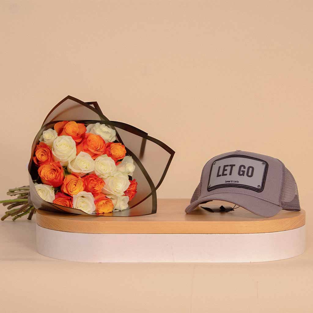 Flowrista Online Flowers Shop Levai Loris Let Go Cap |White and Orange Roses Bouquet