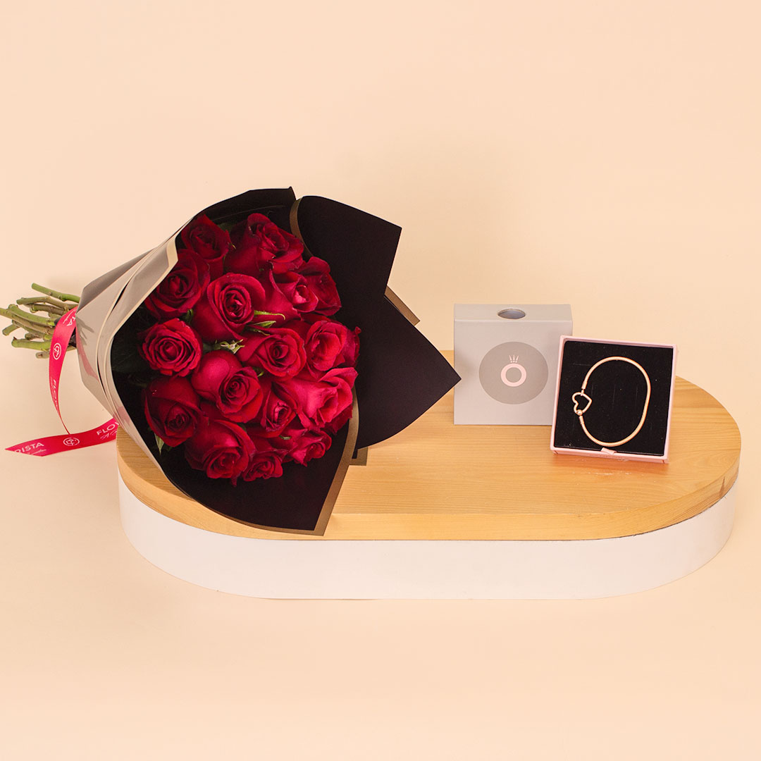 Flowrista Online Flowers Shop Pandora Rose Heart Clasp Bracelet & 15 Red Roses