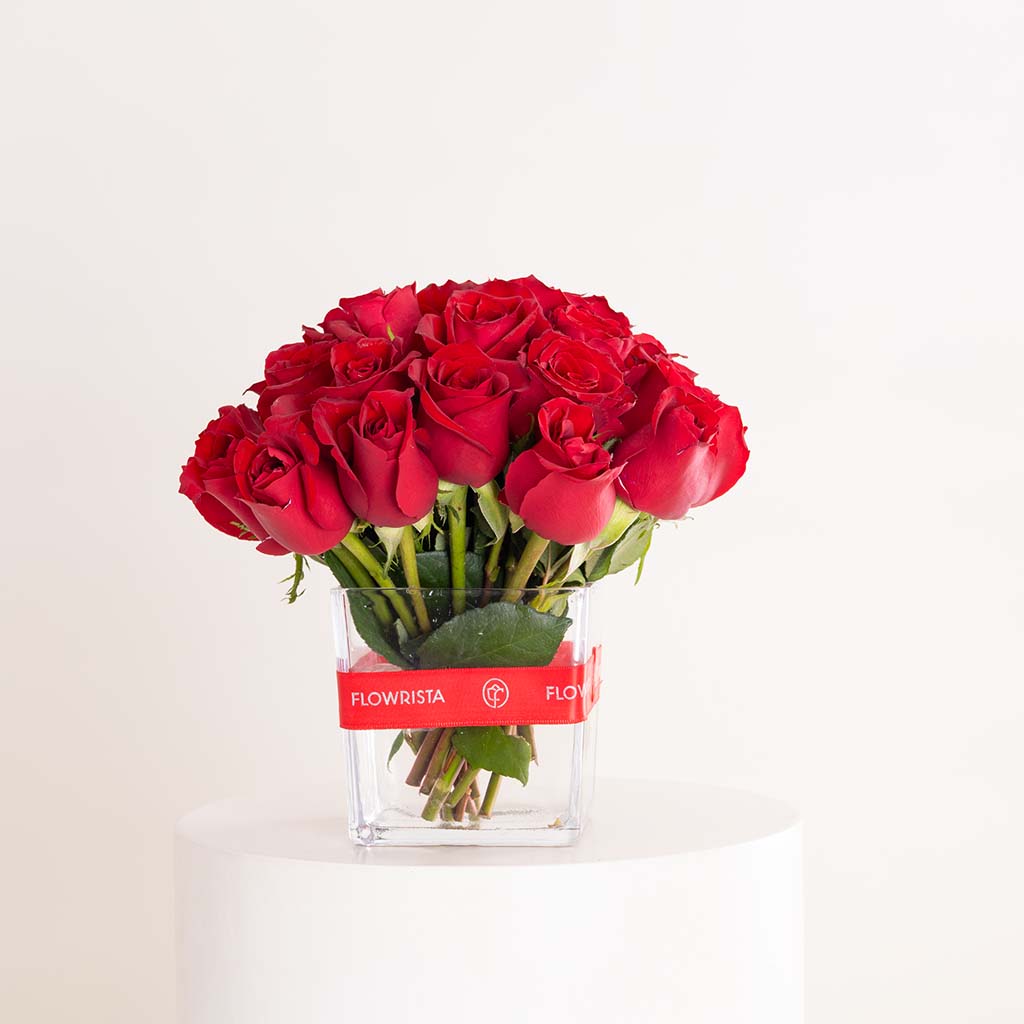 Flowrista Online Flowers Shop Red Roses Vase - 30 Stems