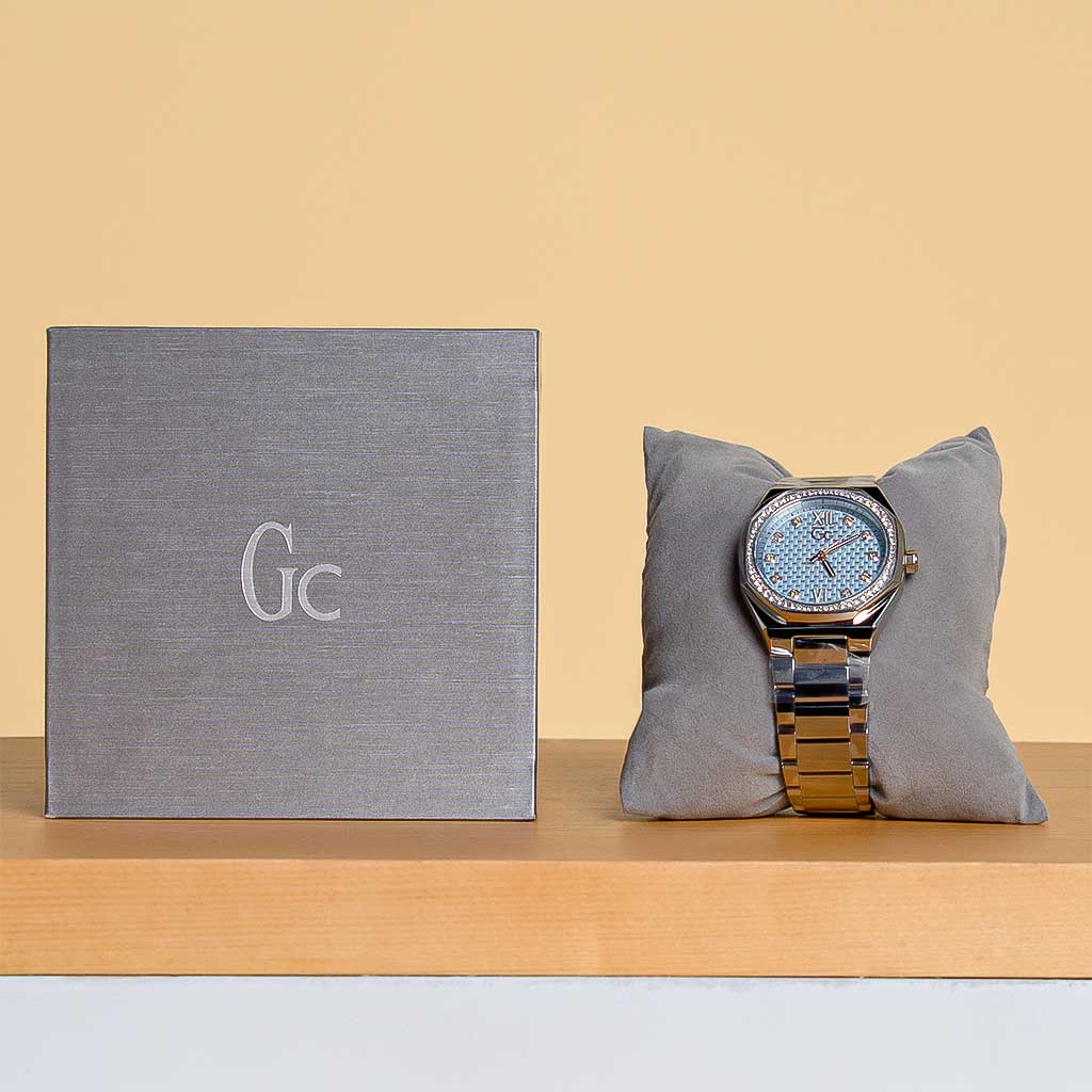 Flowrista Online Flowers Shop Gc Coussin Z25003L7MF Sleek Lady Quartz Stainless Steel Watch