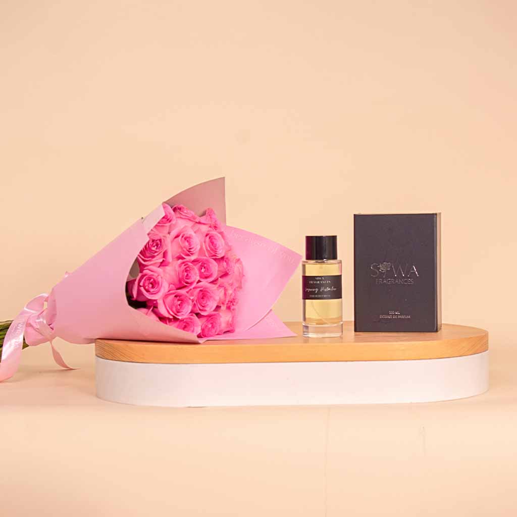 Flowrista Online Flowers Shop Siwa Layering Pistachio with Hand Bouquet of 20 Pink Roses