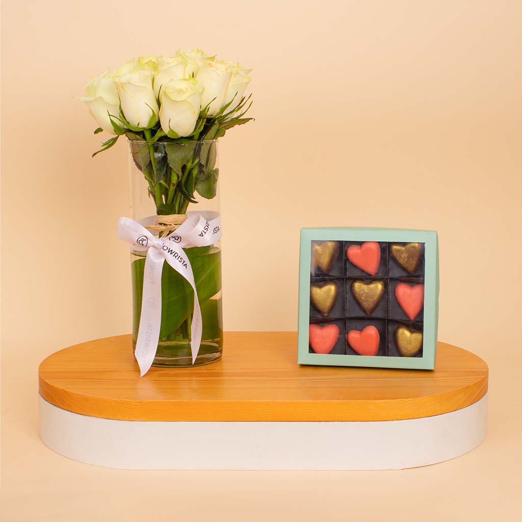 Flowrista Online Flowers Shop Chocolate Factory Bonbon Hearts & White Roses Vase 