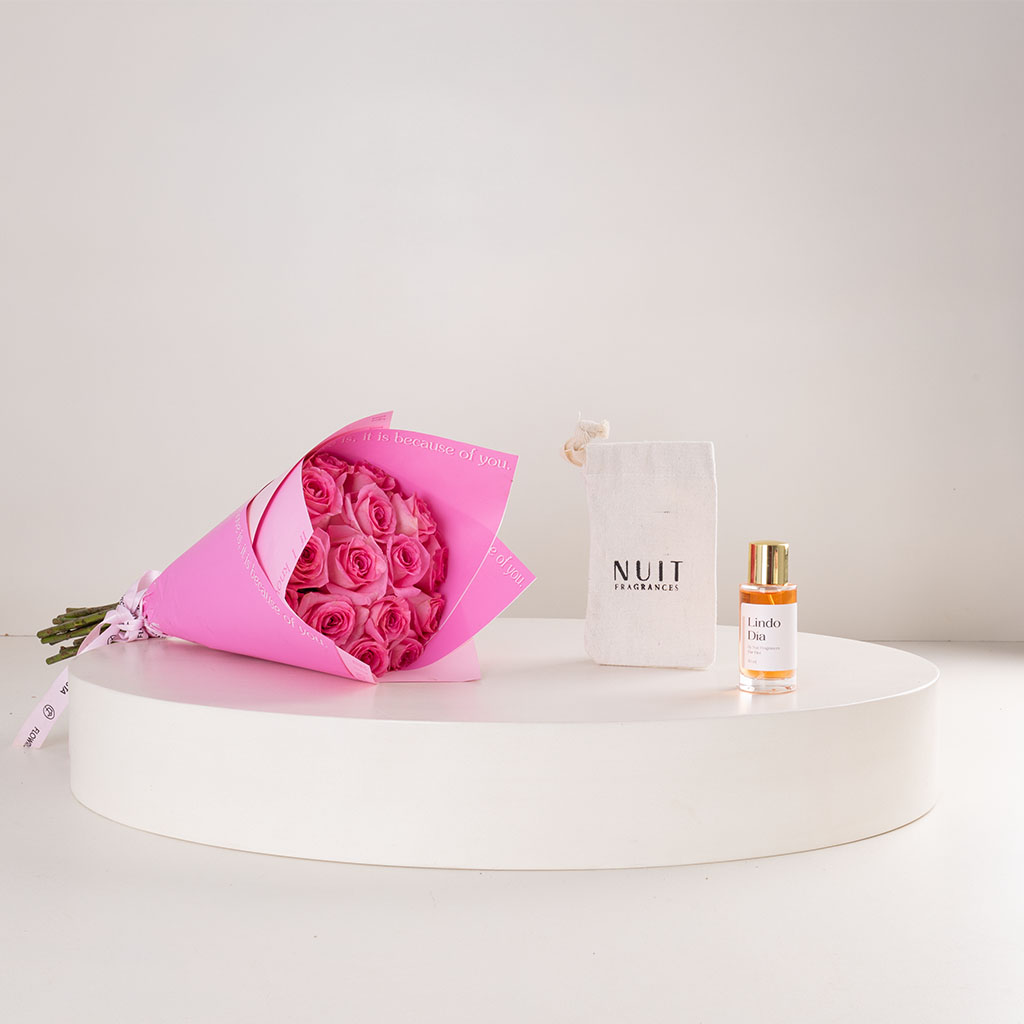 Flowrista Online Flowers Shop عطر نوي ليندو ديا أو دو بارفان ٥٠ مل وباقة من الورود الوردية