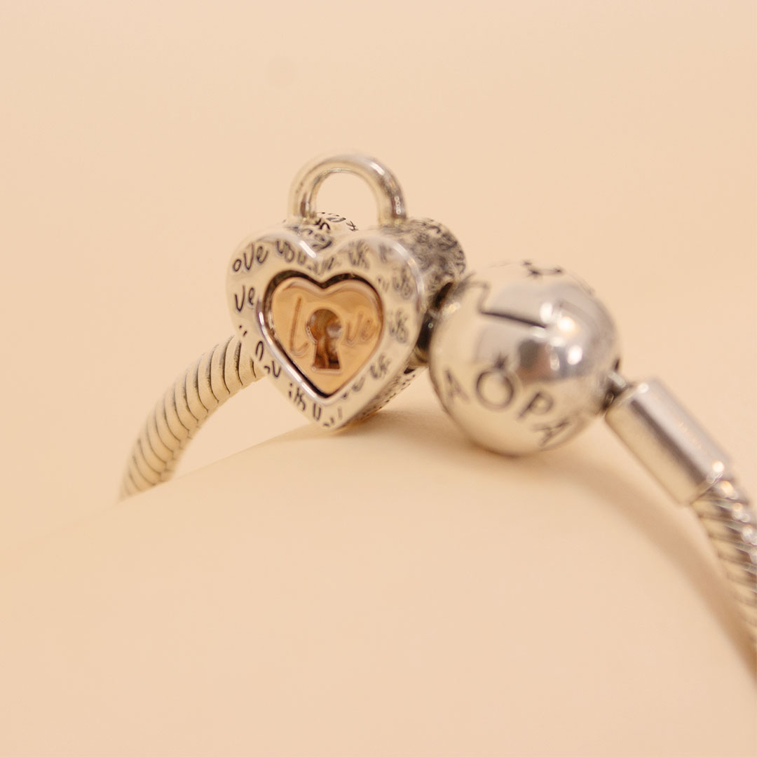 Flowrista Online Flowers Shop Pandora Silver Snake Chain Bracelet with Split Heart Clasp Charm