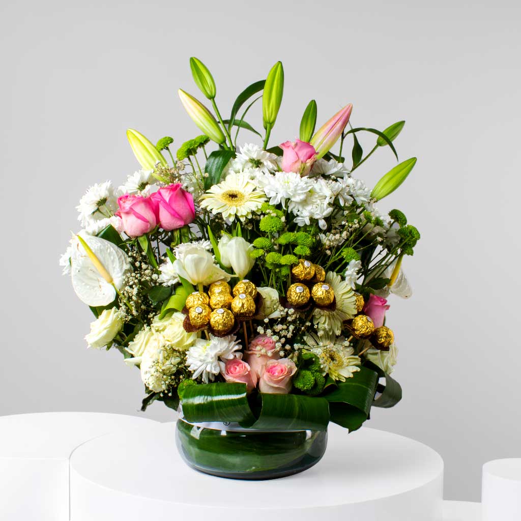 Flowrista Online Flowers Shop فلوريستا | فازة بلَش هارموني مع شوكولاتة فيريرو روشيه