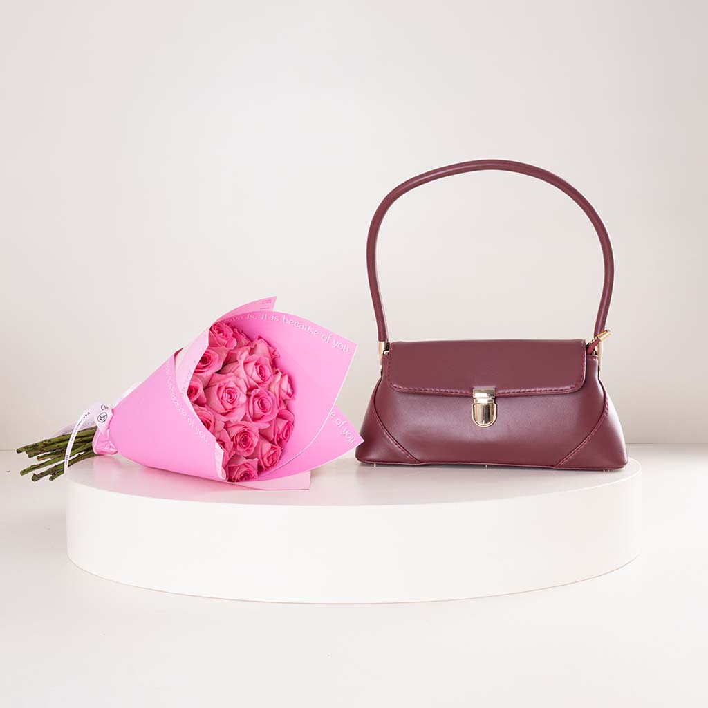 Flowrista Online Flowers Shop حقيبة ألامكي أرفين بورغندي وباقة 15 وردة وردية