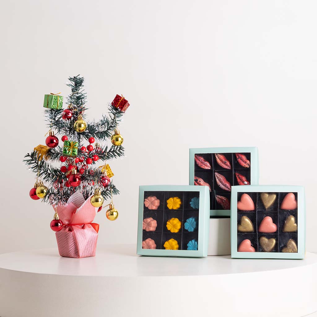 Flowrista Online Flowers Shop Chocolate Factory Bonbon Collection & New Year Mini Tree