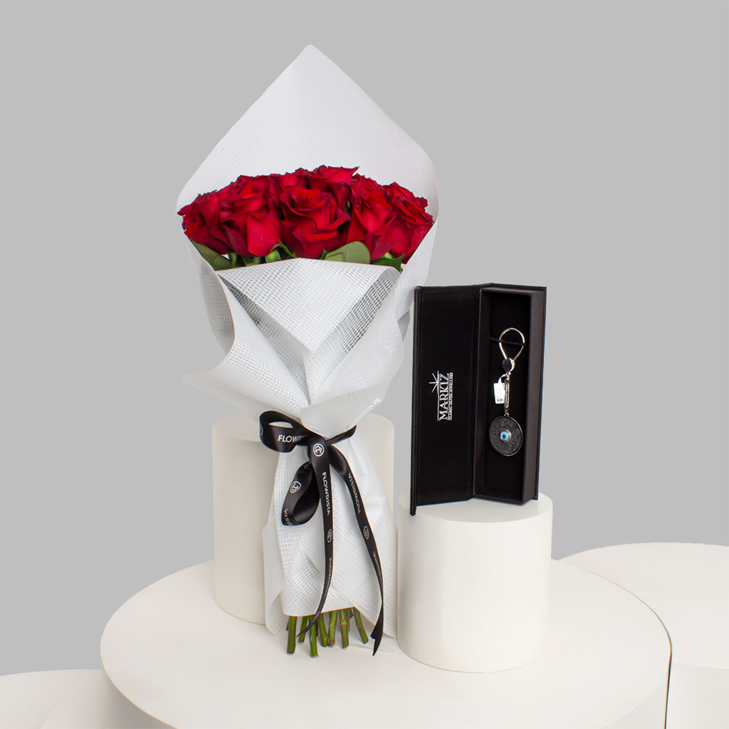 Flowrista Online Flowers Shop Markiz Medallion and 16 Red Roses