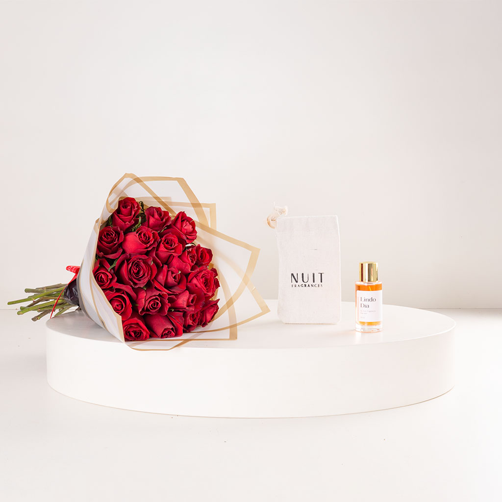 Flowrista Online Flowers Shop عطر نوي ليندو ديا أو دو بارفان ٥٠ مل وباقة من الورود الحمراء
