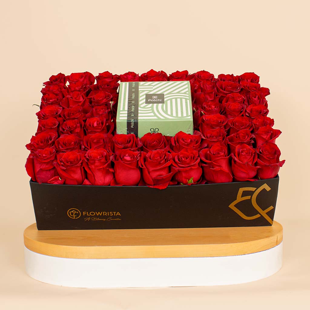 Flowrista Online Flowers Shop هدية عيد الحب - باتشي شوكولاتة و٥٣ وردة حمراء