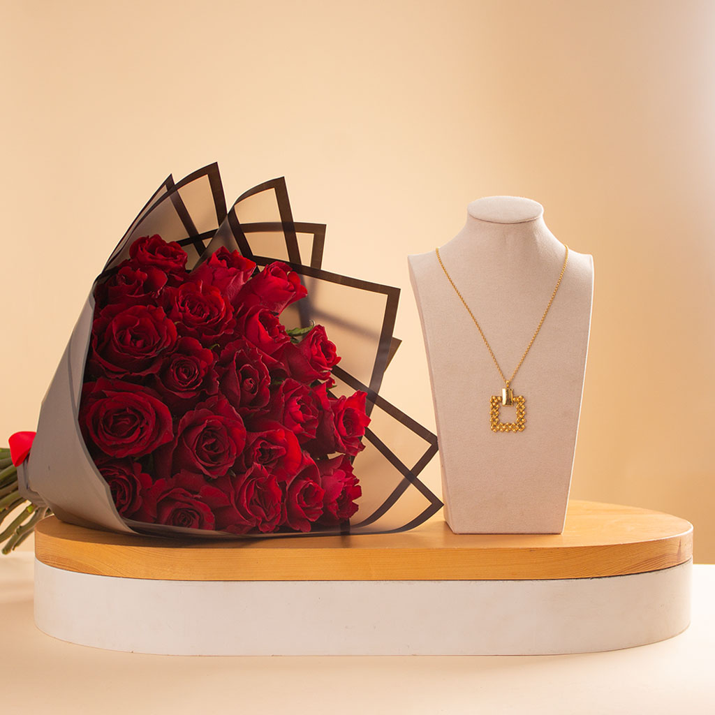Flowrista Online Flowers Shop Siran 18K Yellow Gold Beaded Square Pendant Necklace & Red Roses Bouquet