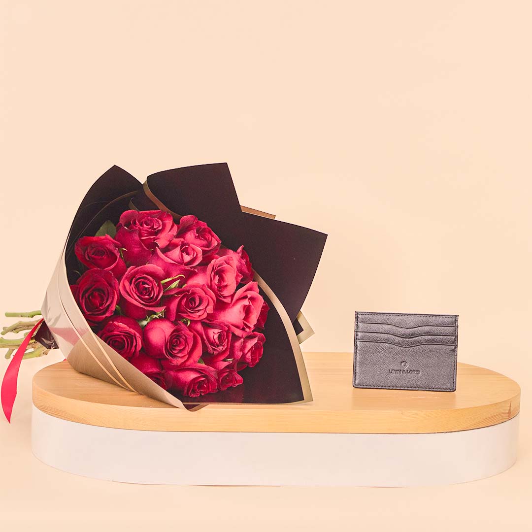 Flowrista Online Flowers Shop حامل بطاقات أسود وورود وردية من ليفاي ولوريس