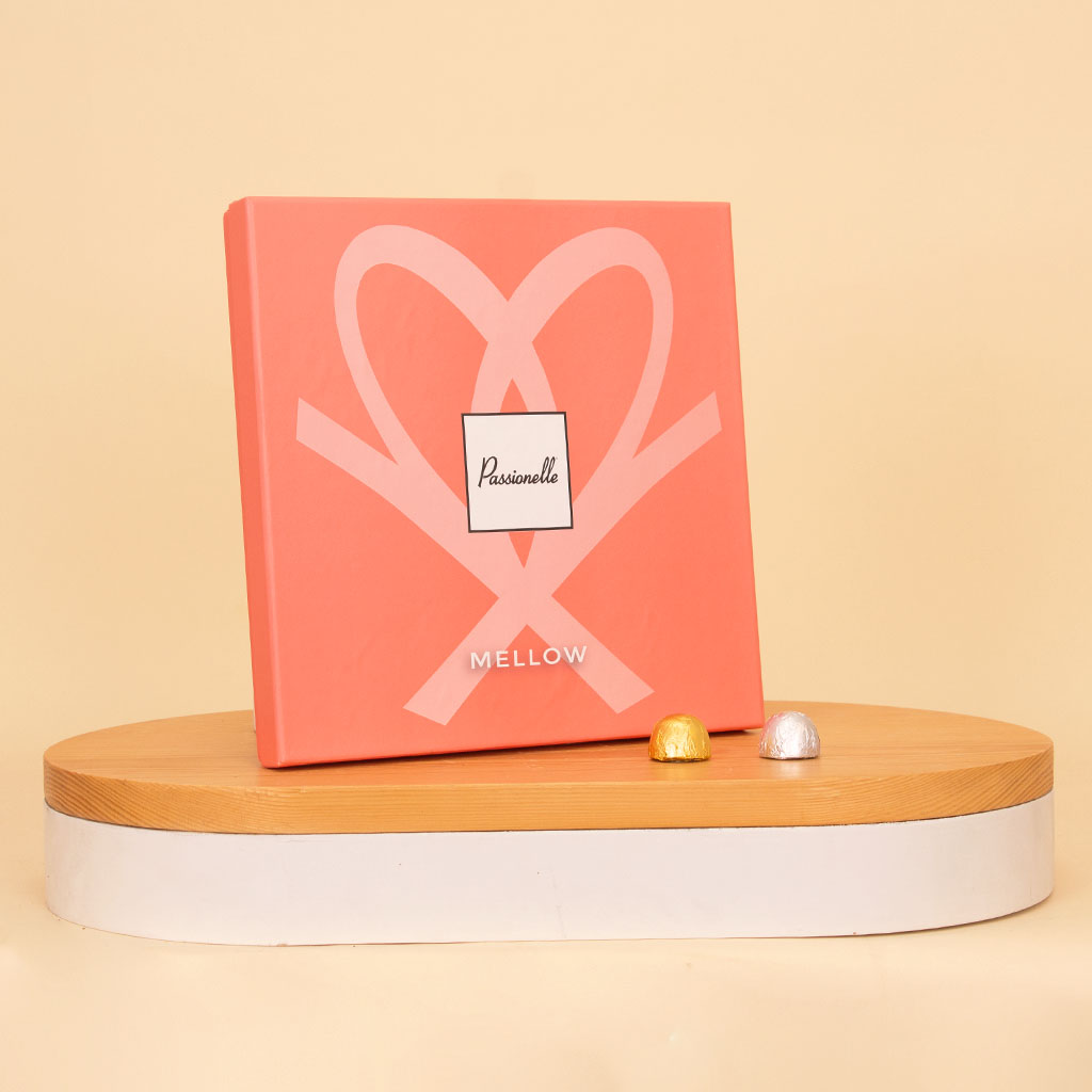 Flowrista Online Flowers Shop Passionelle Large Mellow Chocolate Box