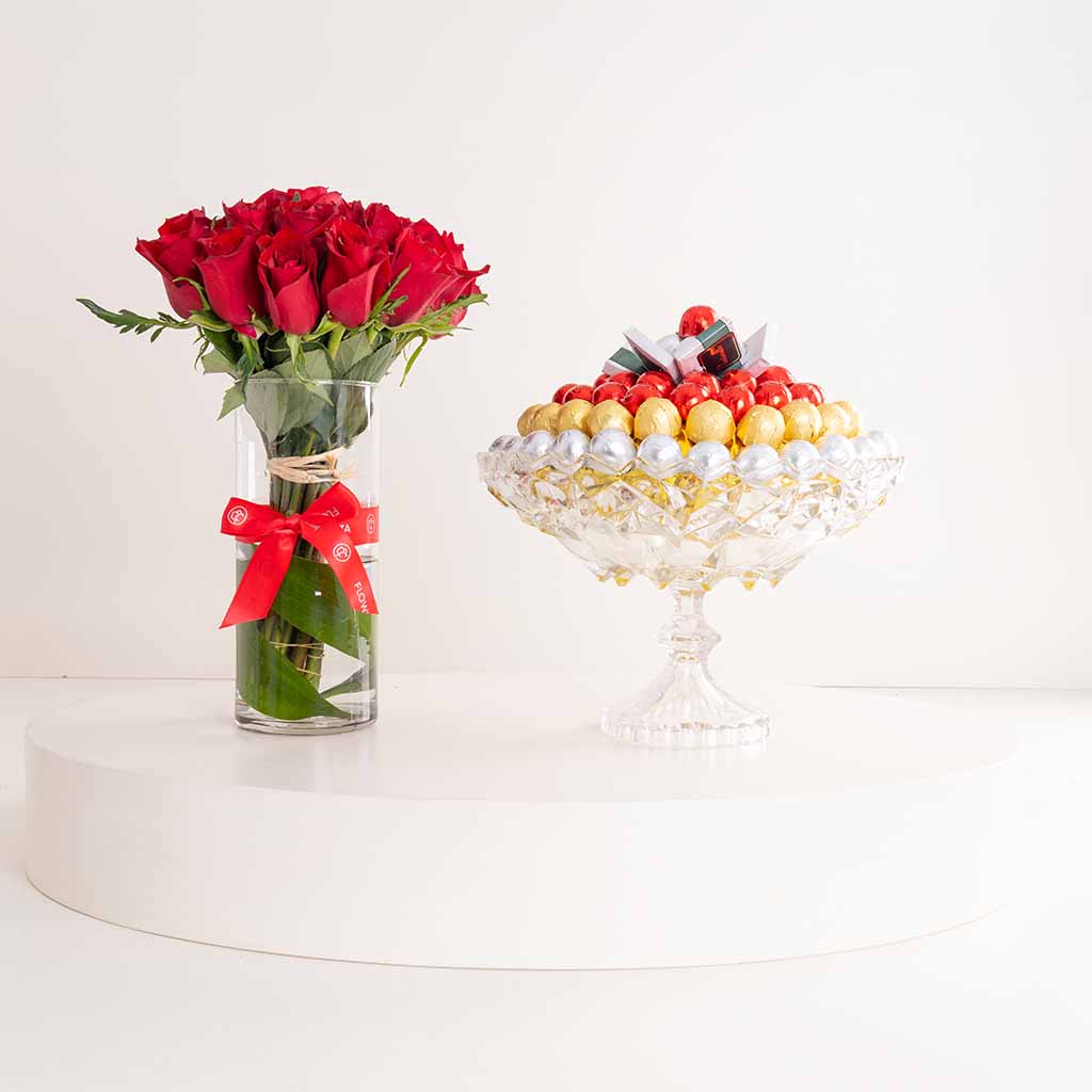 Flowrista Online Flowers Shop Passionelle Bonbon Chocolate 1kg & Red Roses Vase