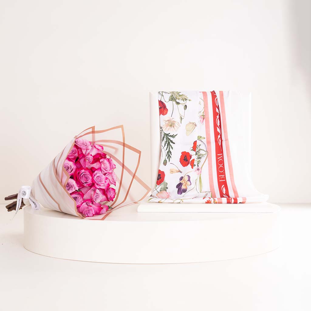 Flowrista Online Flowers Shop Veloor Rouge Scarf & 15 Pink Roses Bouquet
