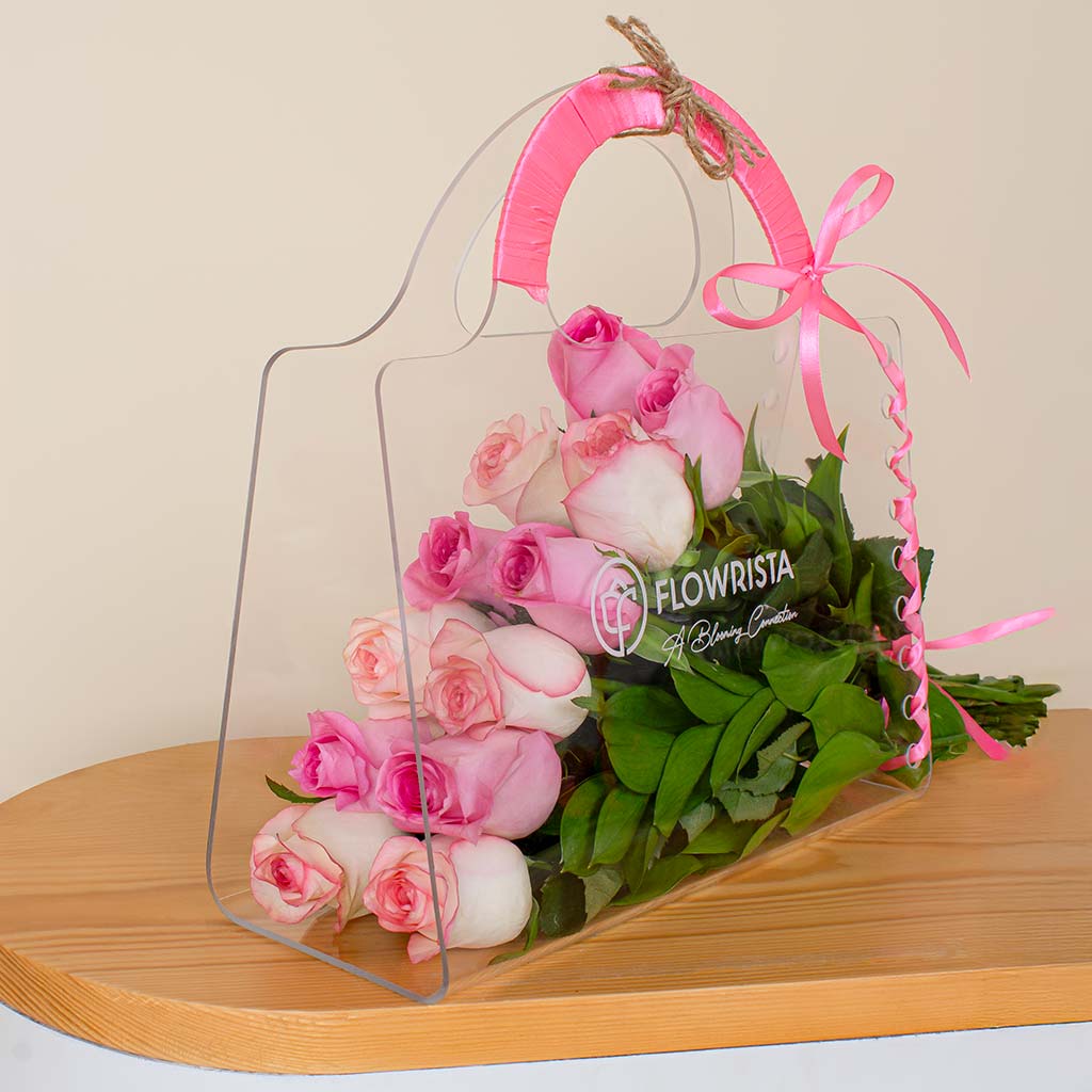 Flowrista Online Flowers Shop حقيبة وردية مع 12 وردة - هدية أنيقة للحب