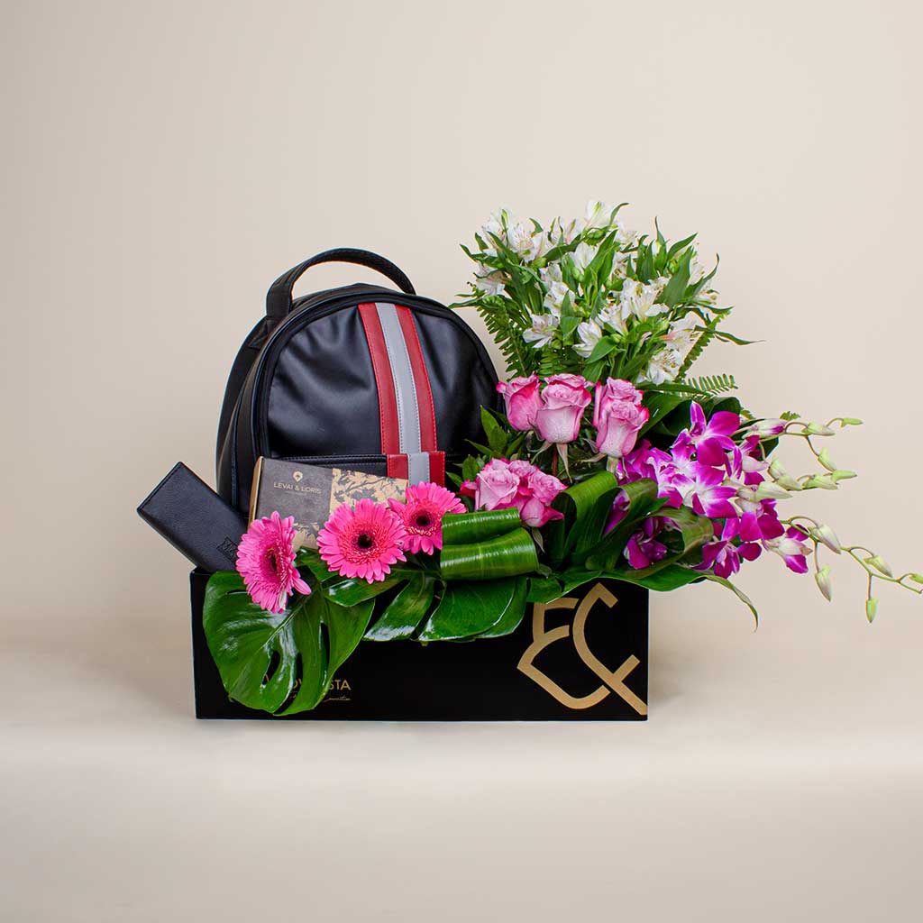 Flowrista Online Flowers Shop مجموعة هدايا مكونة من 9 ورود أرجوانية وإكسسوارات فاخرة