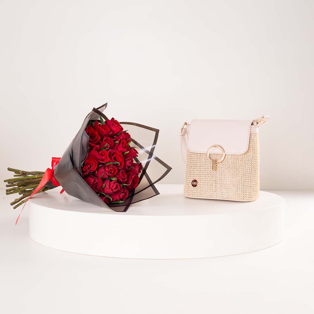 Flowrista Online Flowers Shop Alamki Mahvash Leather Bag & 15 Pink Roses Boutique