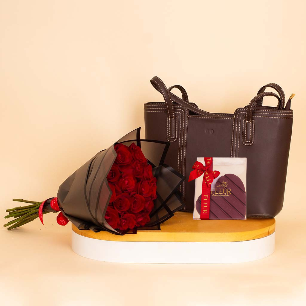 Flowrista Online Flowers Shop حقيبة جولييت البنية من عالمكي و فلور هارت شوكولاتة وورود حمراء