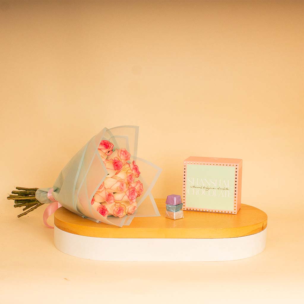 Flowrista Online Flowers Shop باقة شوكولاتة شنشال الفاخرة مع ورود جوميليا
