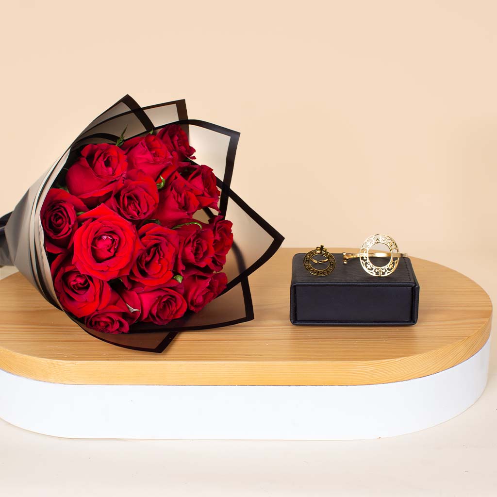 Flowrista Online Flowers Shop Amaz Cicular Ring And Bracelet  | 15 Red Roses