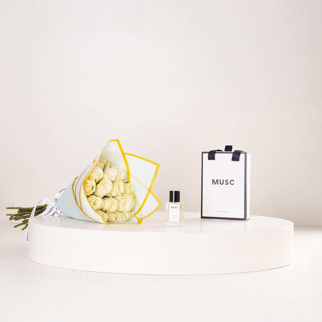 Flowrista Online Flowers Shop MUSC Oud Musc & 20 White Roses