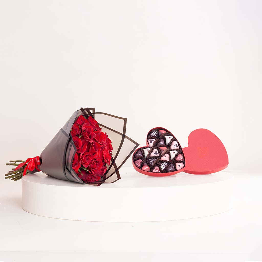 Flowrista Online Flowers Shop Fleur Belgian Chocolate Box – 20 Heart Pieces with Hand Bouquet of 20 Red Roses
