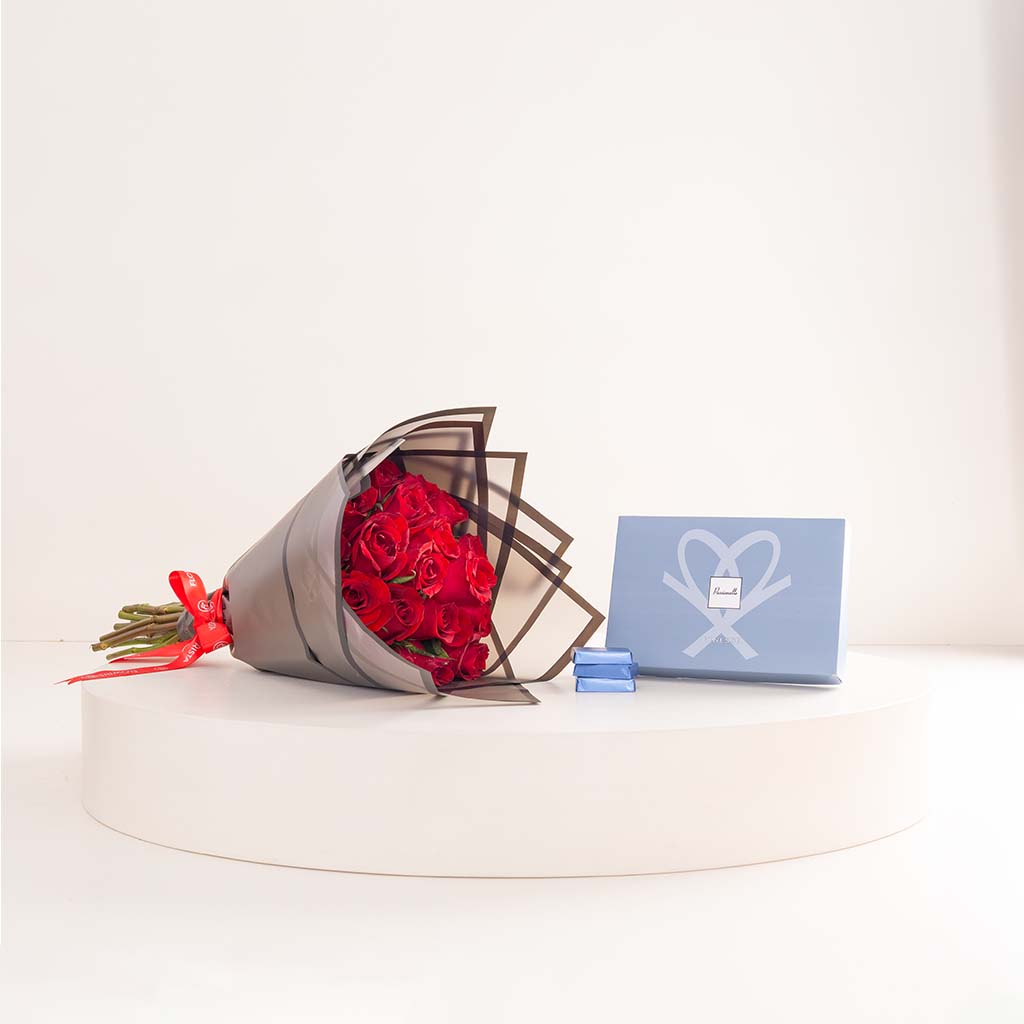 Flowrista Online Flowers Shop ميني فينيس من باشونيل مع 15 وردة حمراء