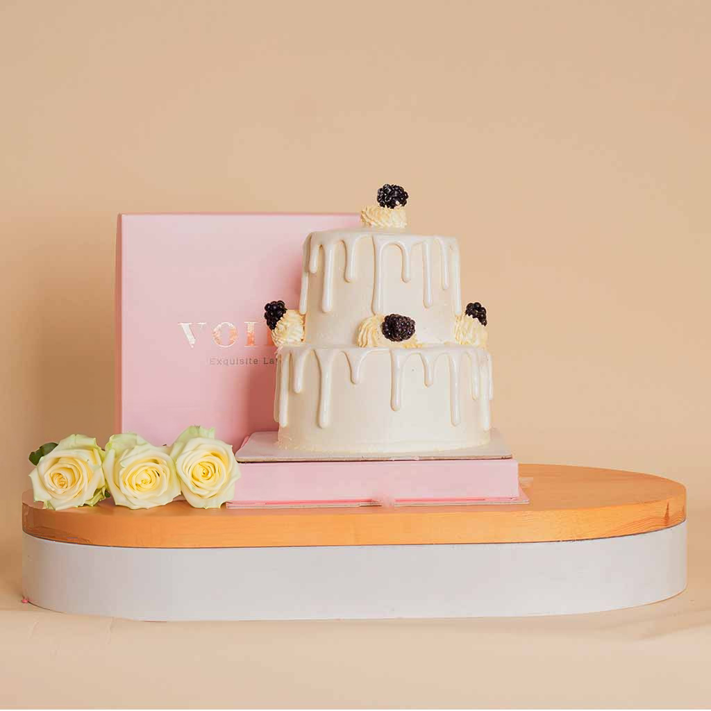 Flowrista Online Flowers Shop Voila Victorian Drip Cake