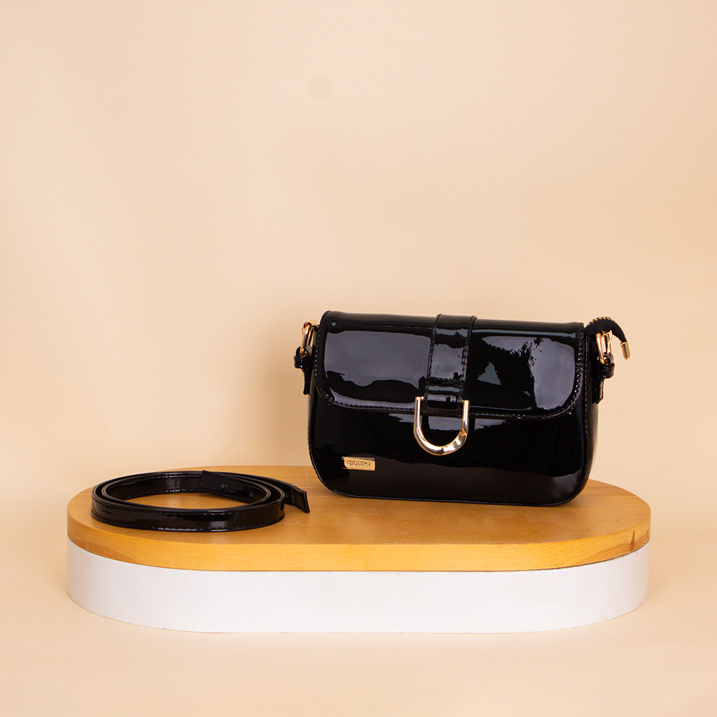 Flowrista Online Flowers Shop حقيبة عالمكي اللامعة - سوداء