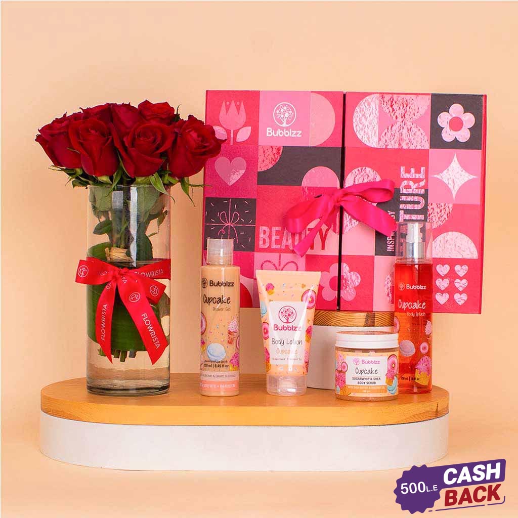 Flowrista Online Flowers Shop مجموعة بابلز كب كيك للعناية بالجسم ومزهرية الورود الحمراء