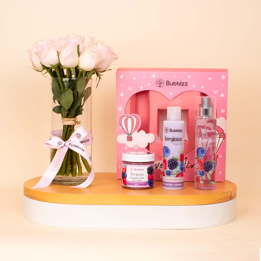 Flowrista Online Flowers Shop Bubblzz Love Is In The Air Beauty Berry Kit & Pink Roses Vase