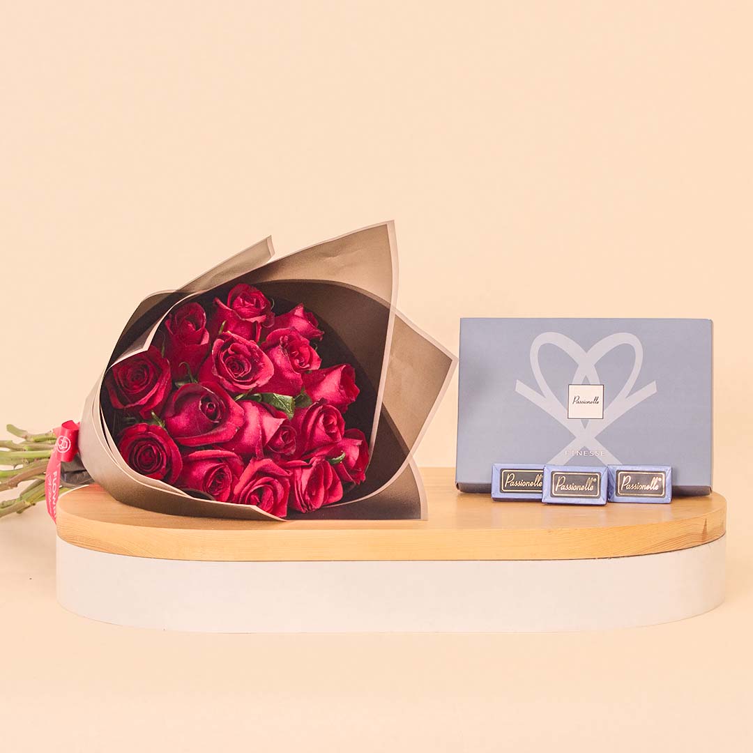 Flowrista Online Flowers Shop ميني فينيس من باشونيل مع 15 وردة حمراء