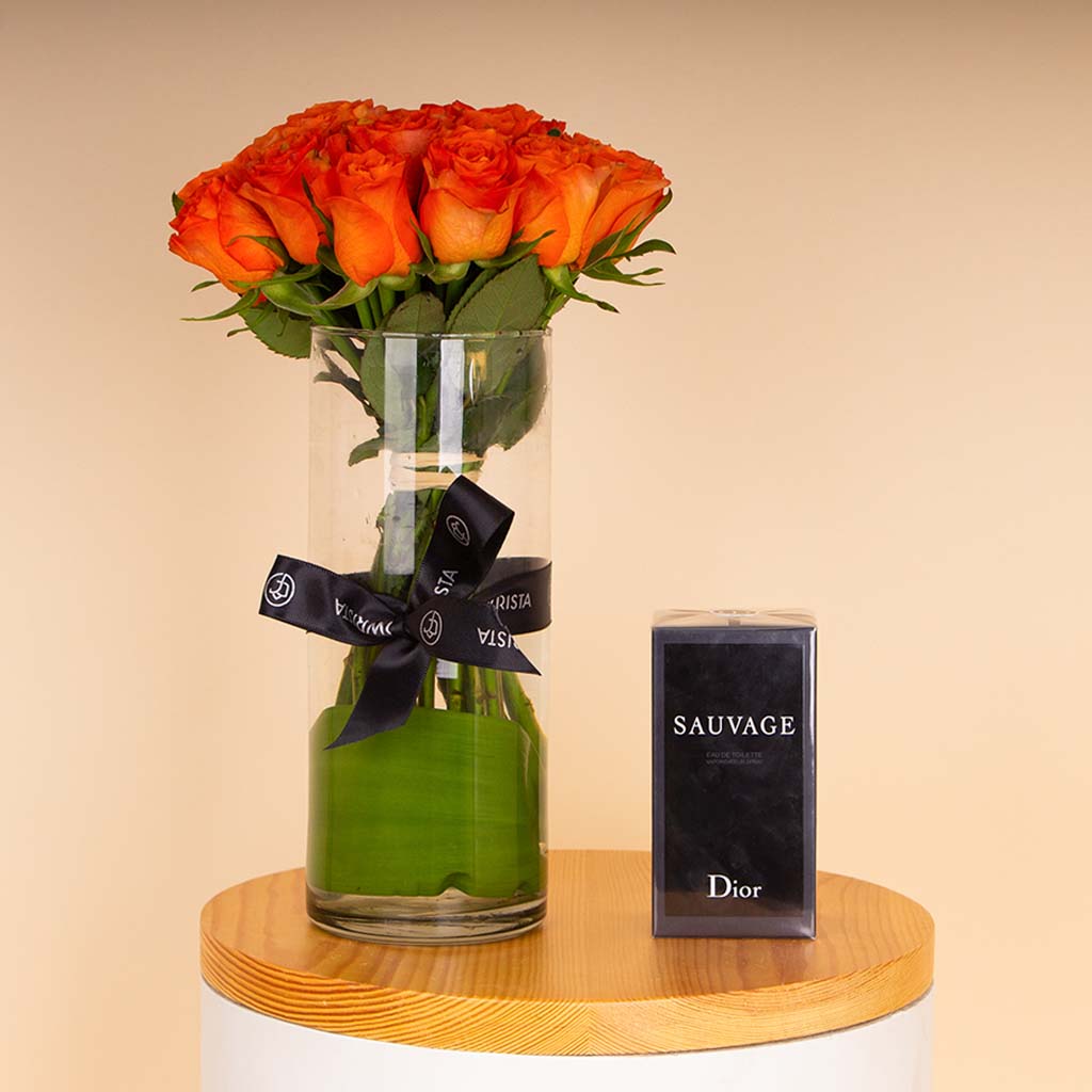 Flowrista Online Flowers Shop Dior Sauvage Eau de Toilette for Men 100 ml & Orange Roses Vase