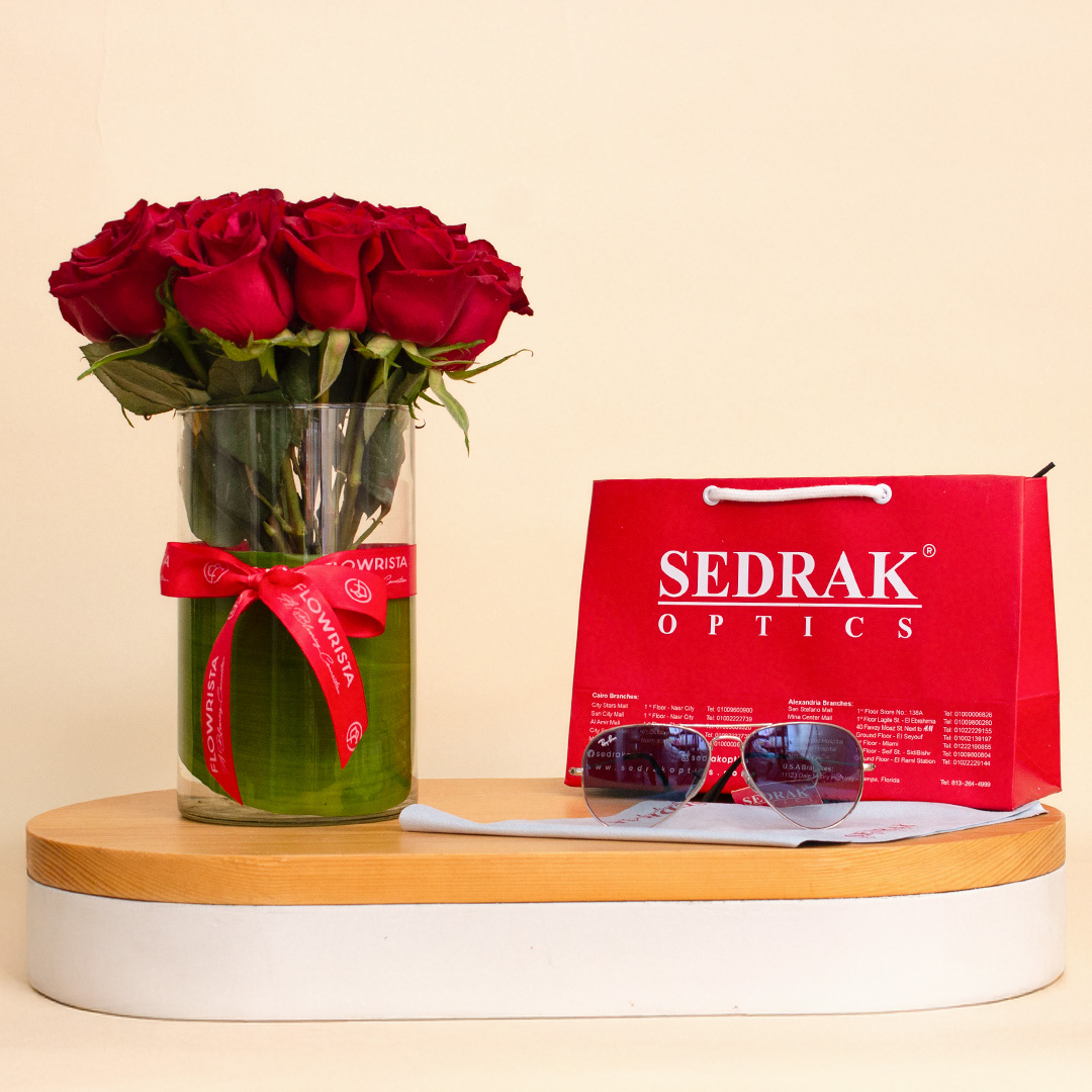 Flowrista Online Flowers Shop Ray-Ban Sunglass with Silver Frame & Gradient Lenses and 15 Red Roses Vase