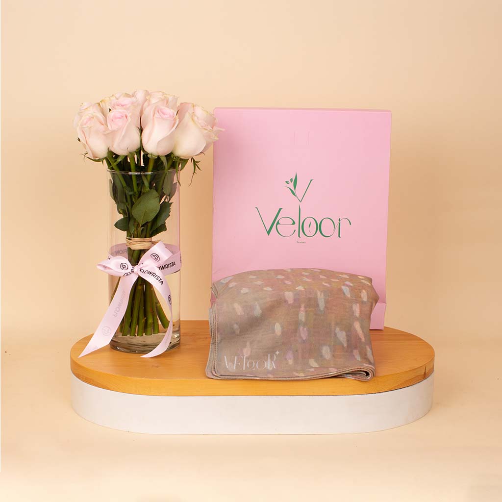 Flowrista Online Flowers Shop وشاح غزال فيلور مع مزهرية ورود وردية