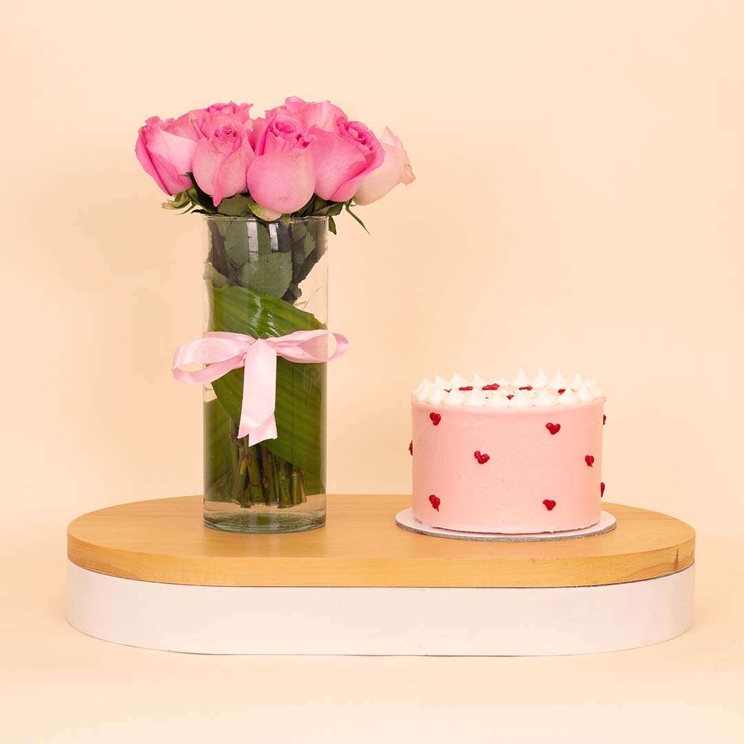 Flowrista Online Flowers Shop Ninos Heart-Dotted Birthday Cake & 15 Pink Roses Vase