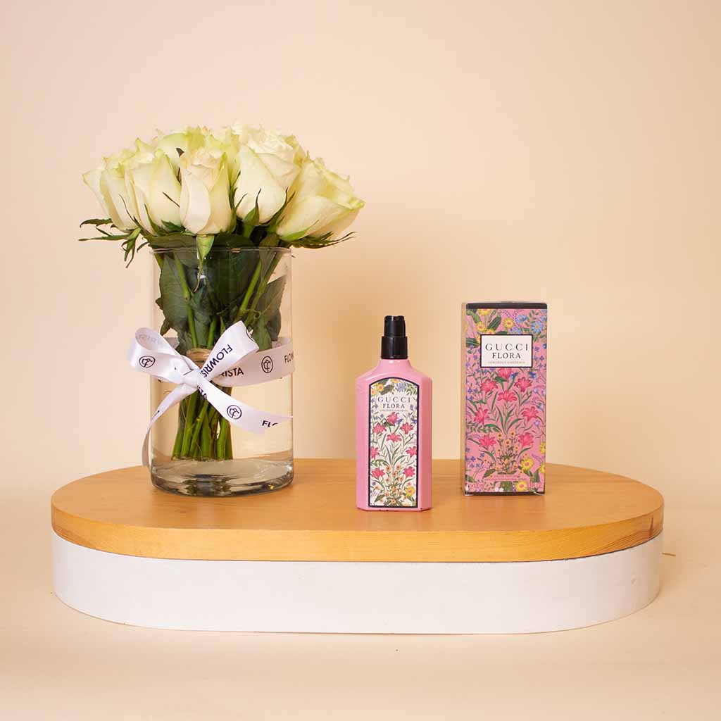 Flowrista Online Flowers Shop عطر غوتشي فلورا جورجيس غاردينيا للنساء 100 مل مع مزهرية من الورود البيضاء