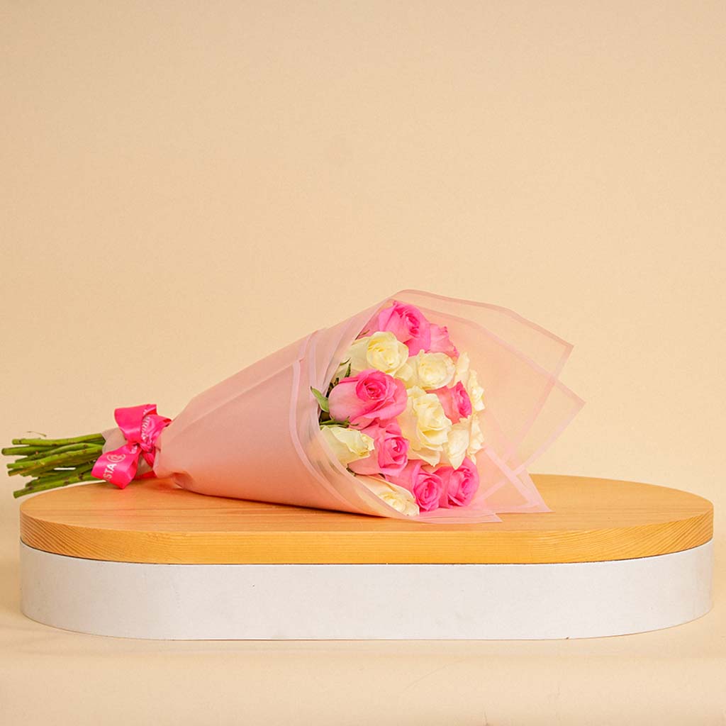 Flowrista Online Flowers Shop Mixed Flowers Bouquet – 20 White and Pink Flowers 