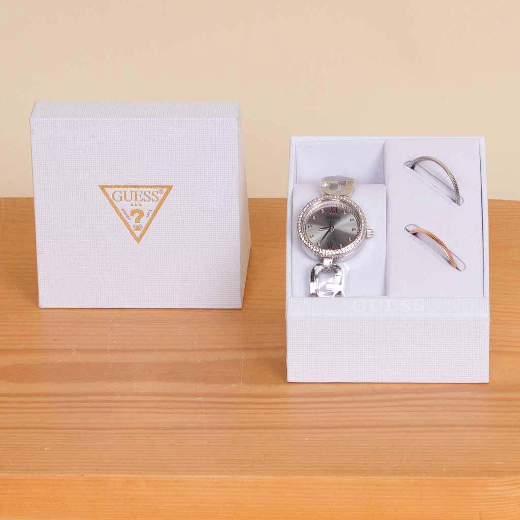 Flowrista Online Flowers Shop Guess Stainless steel analogue watch