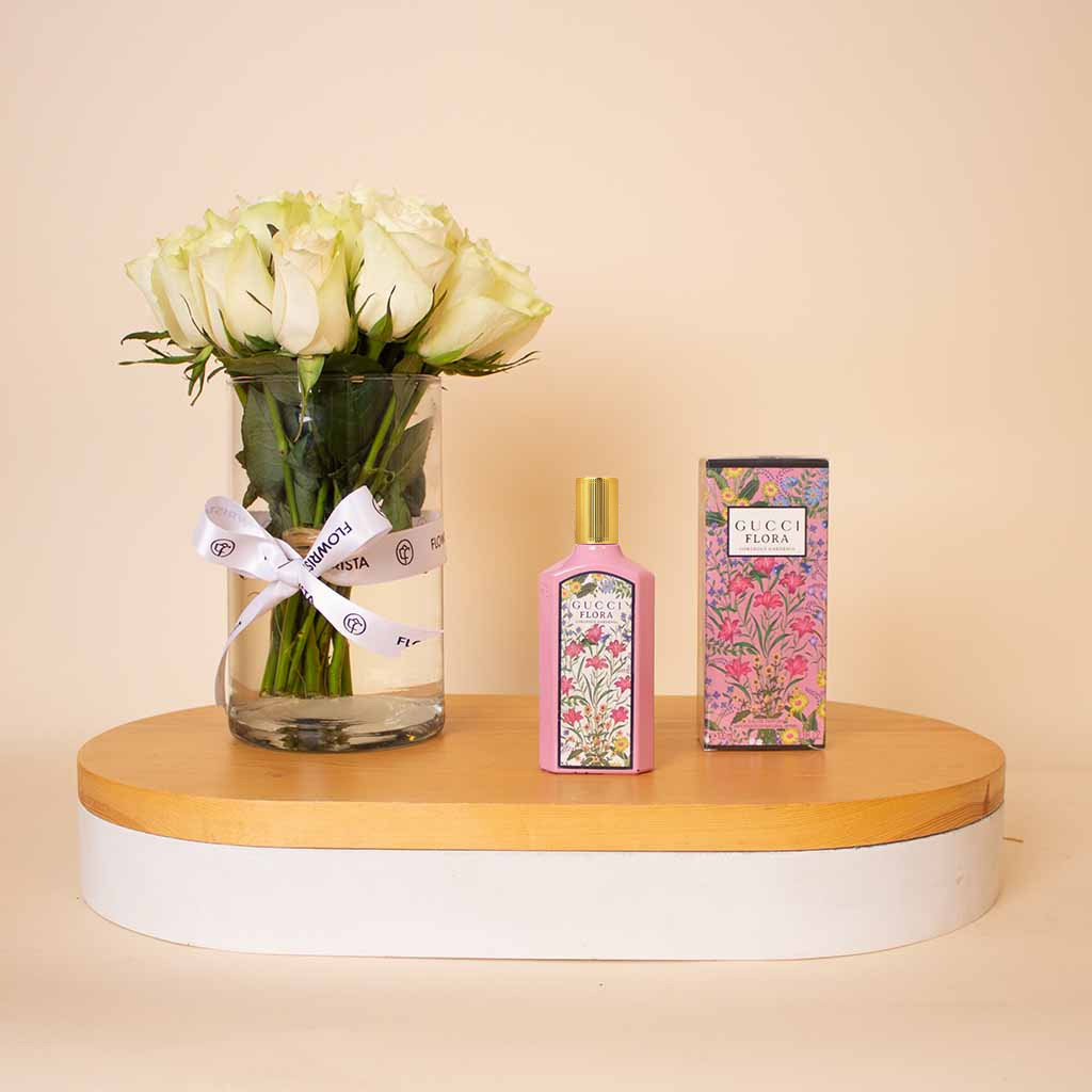 Flowrista Online Flowers Shop عطر غوتشي فلورا جورجيس غاردينيا للنساء 100 مل مع مزهرية من الورود البيضاء